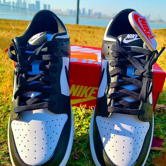 Nike  Dunk Low Retro "Black and White “ - Picture 4 of 5